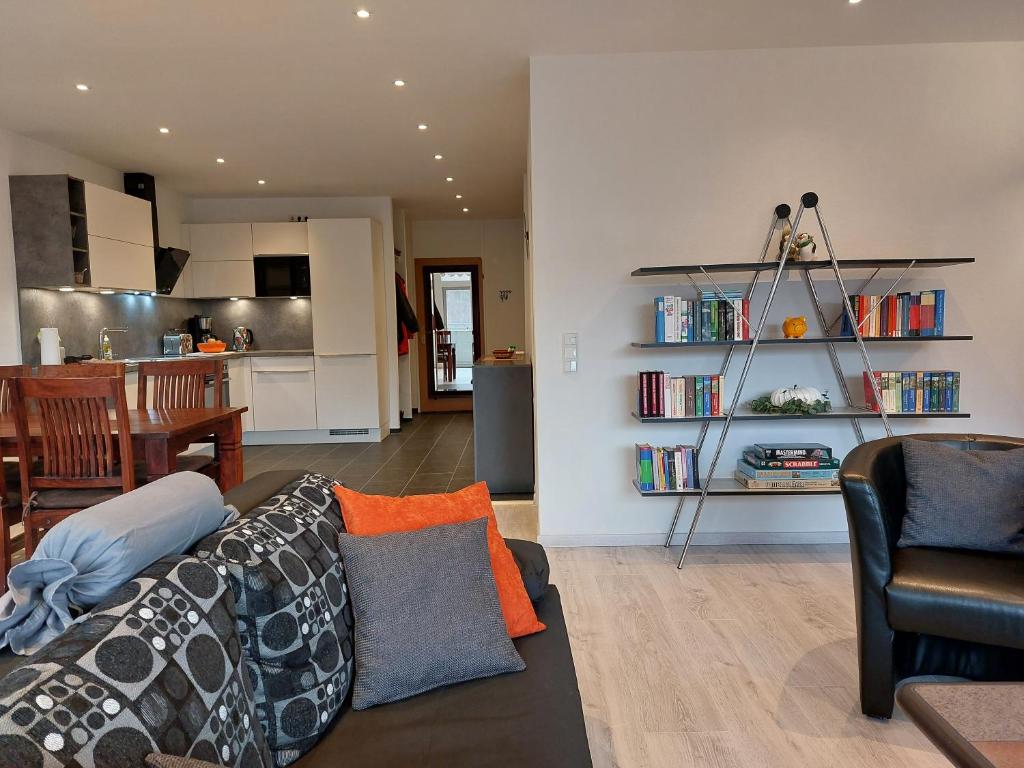 Køkken eller tekøkken på Ferienwohnung Penthouse Wolke 16 mit Schwimmbad und Saunanutzung