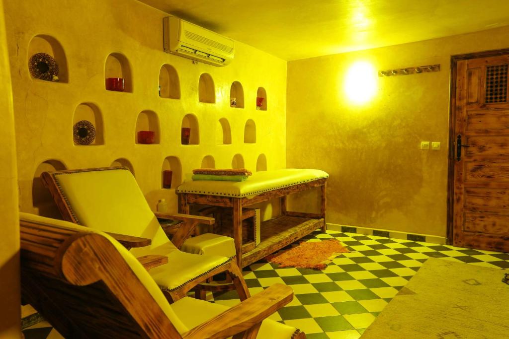 Posezení v ubytování DAR ETTO Riad & Spa