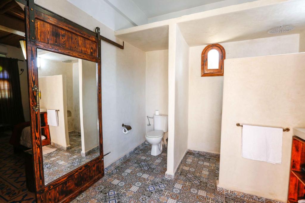 Koupelna v ubytování DAR ETTO Riad & Spa