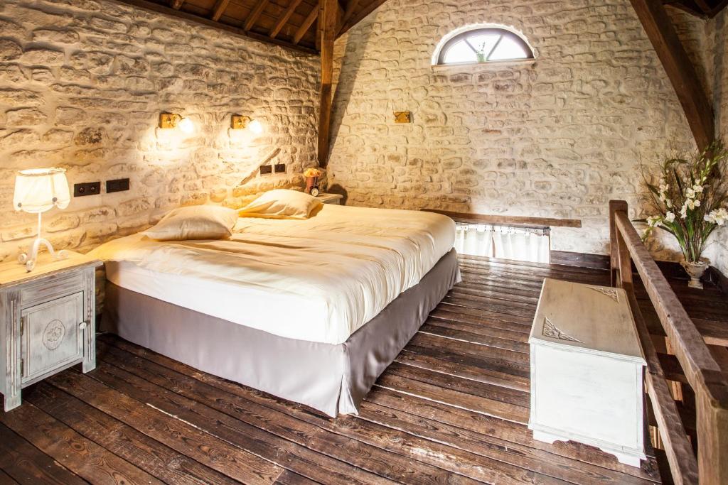 Postel nebo postele na pokoji v ubytování Thermae Boetfort Hotel