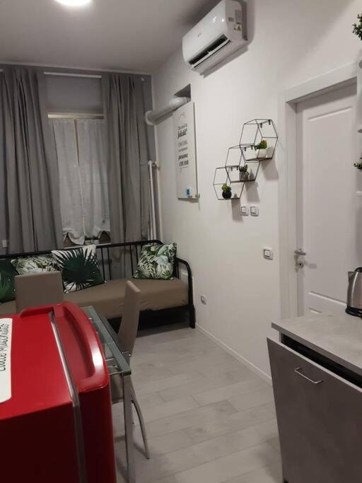 Posezení v ubytování Rho Fiera Onit's Apartment