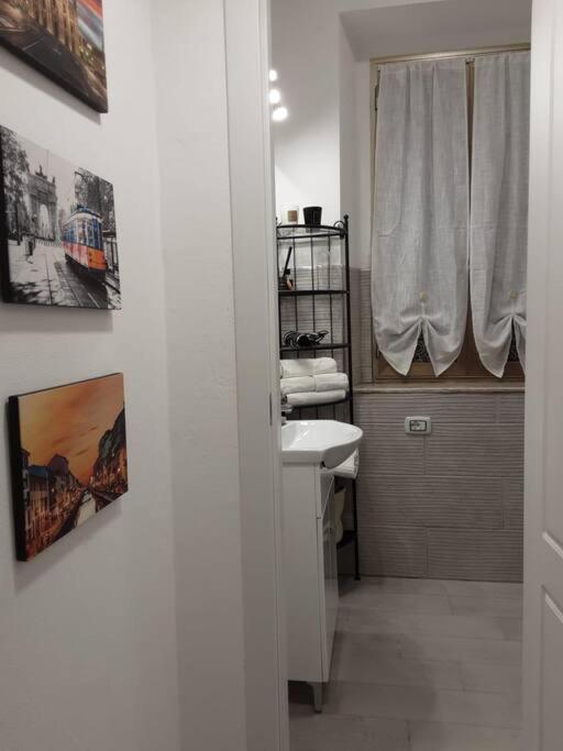 Kuchyň nebo kuchyňský kout v ubytování Rho Fiera Onit's Apartment