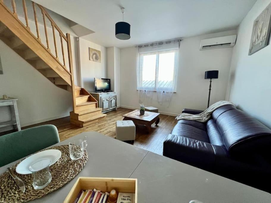 Photo de la galerie de l'établissement Casa Pompidou 1 - Joli & Chaleureux T2 - Proche Brive Centre Ville, à Brive-la-Gaillarde