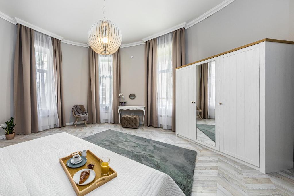 2BDR+2A/C+FOR LONG TERM TOO+LARGE FLAT+QUIET+SOHO! 1077 Budapest, 13 Wesselényi utca kép - 1