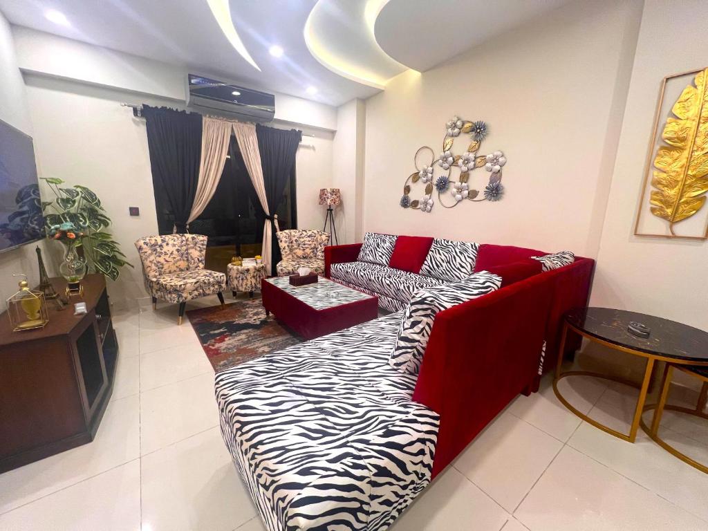 Istumisnurk majutusasutuses Cedar Grove Defense Executive Apartments 517