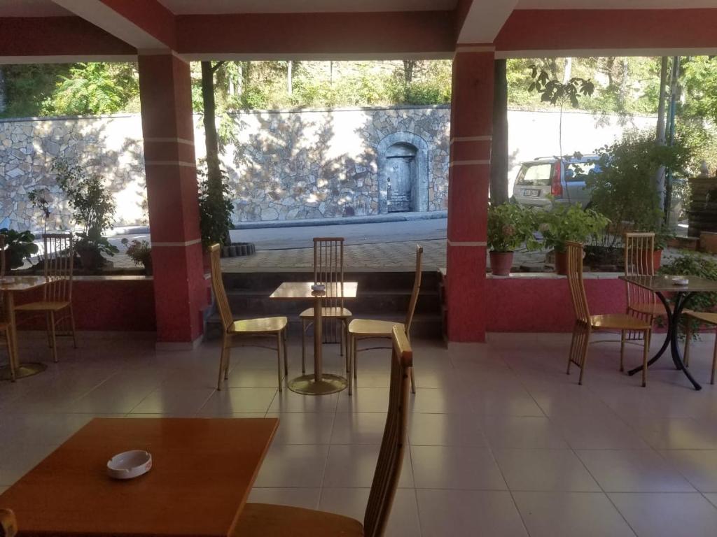 Hotel Flora - Image 9