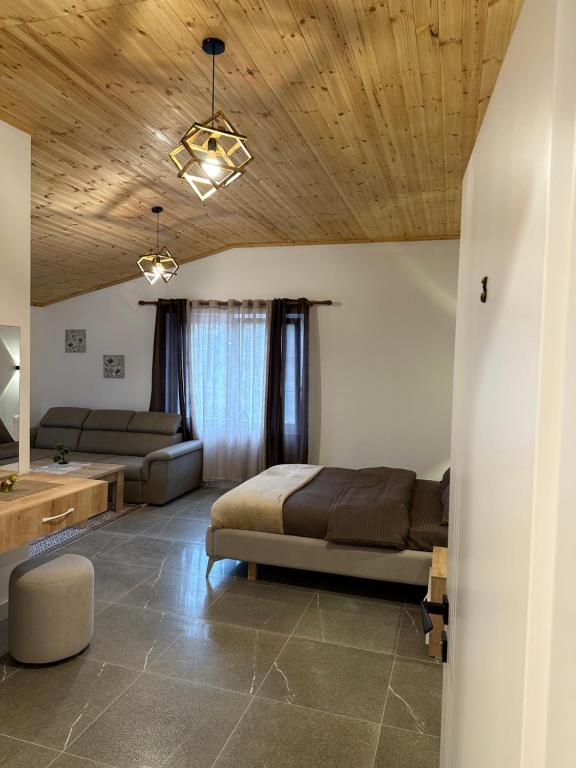 Qyteza Guest House & Camping - Imazhi 5