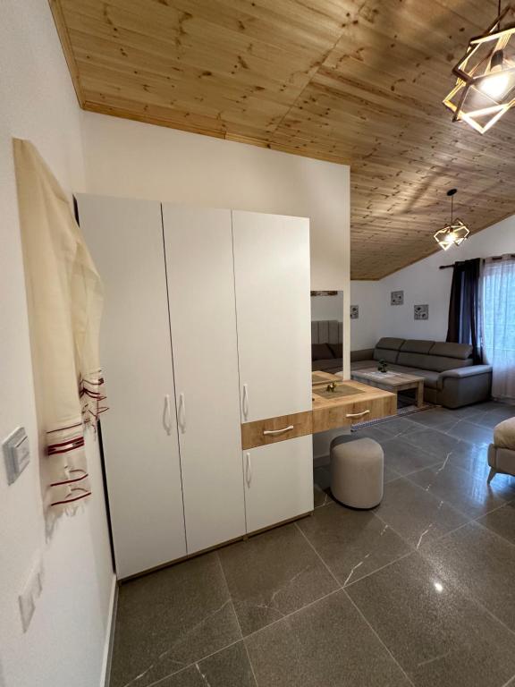 Qyteza Guest House & Camping - Imazhi 4