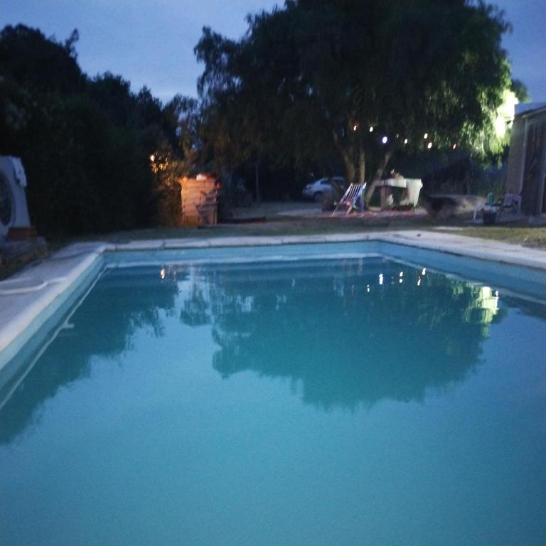 Praia quinta, Piscina Climatizada y Fogon