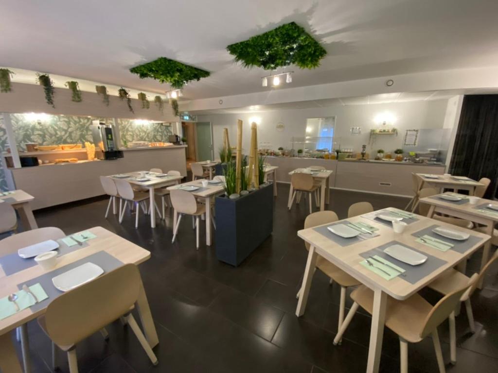 Restaurace v ubytování Hôtel Bagatelle