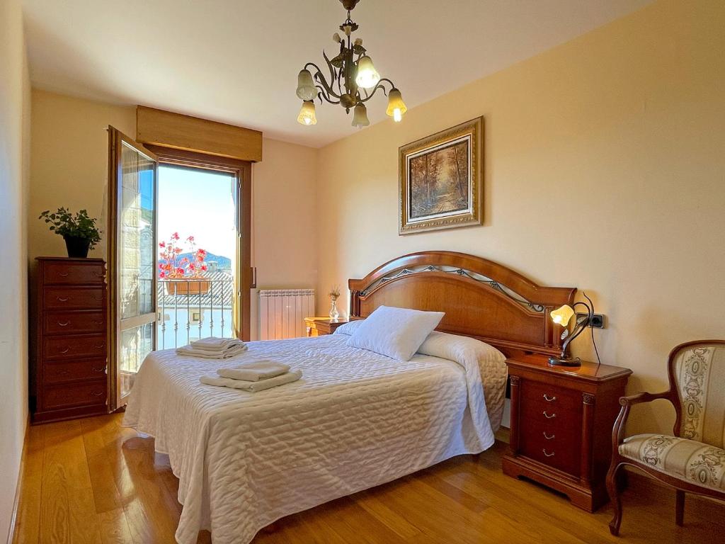 Postel nebo postele na pokoji v ubytování Casar Rural Lazkua I-II