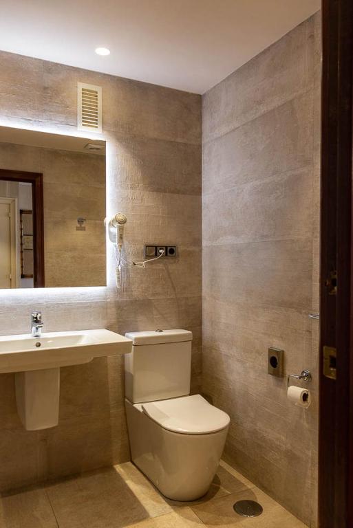 Koupelna v ubytování HOSTAL DOÑA JUANA