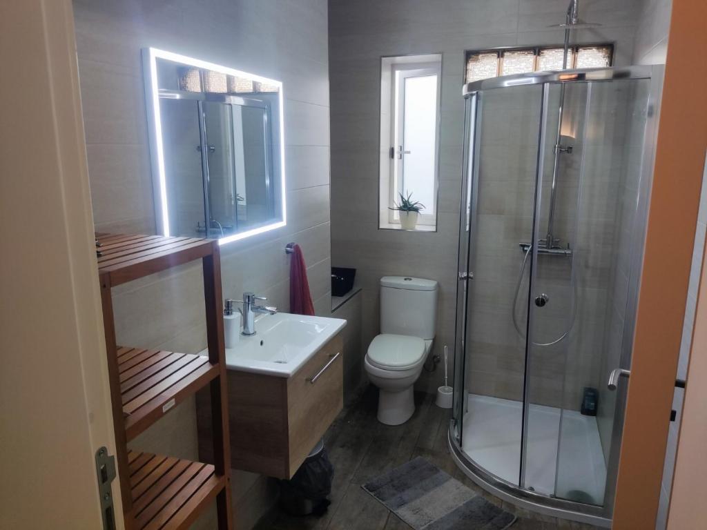 Koupelna v ubytování Double bedroom in St Julians in shared house