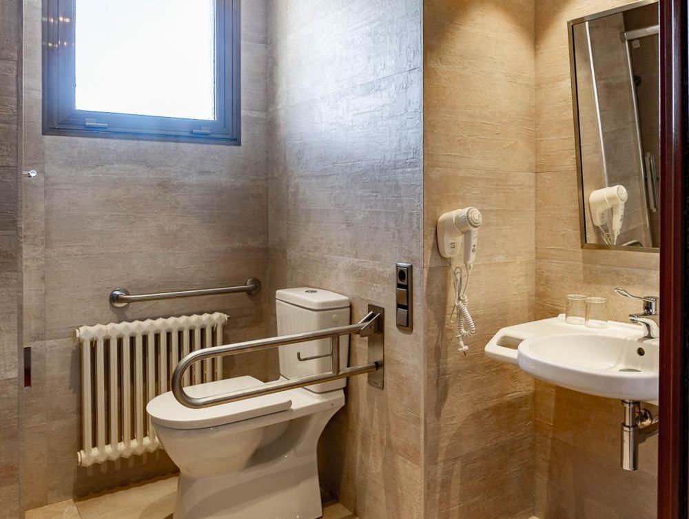 Koupelna v ubytování HOSTAL DOÑA JUANA