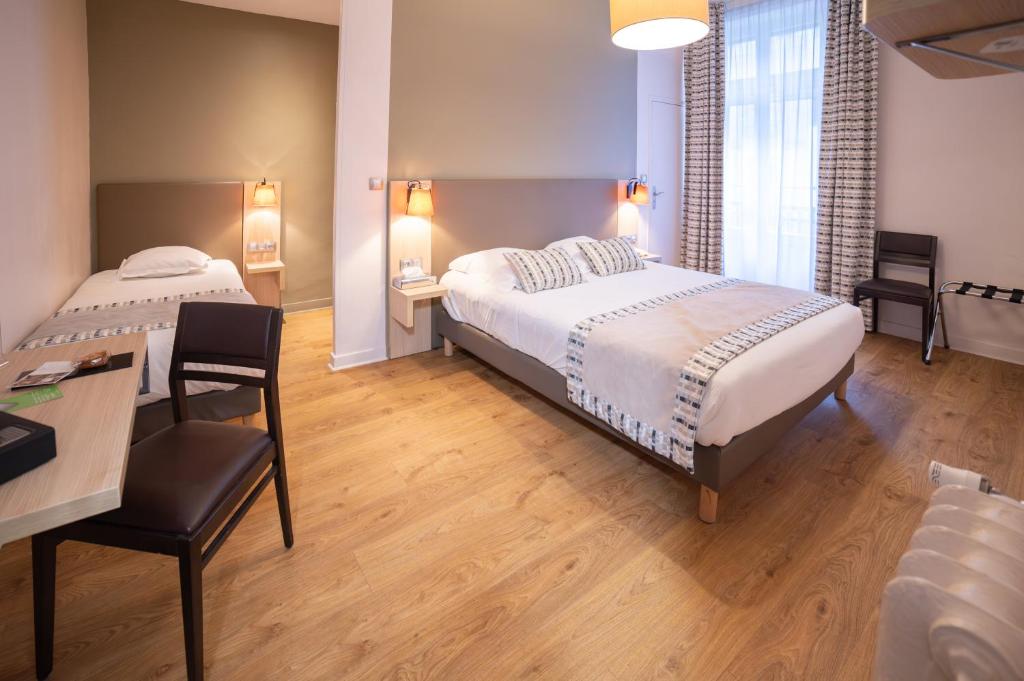 Grand Hôtel de l'Europe - Morlaix Centre - Dreibettzimmer