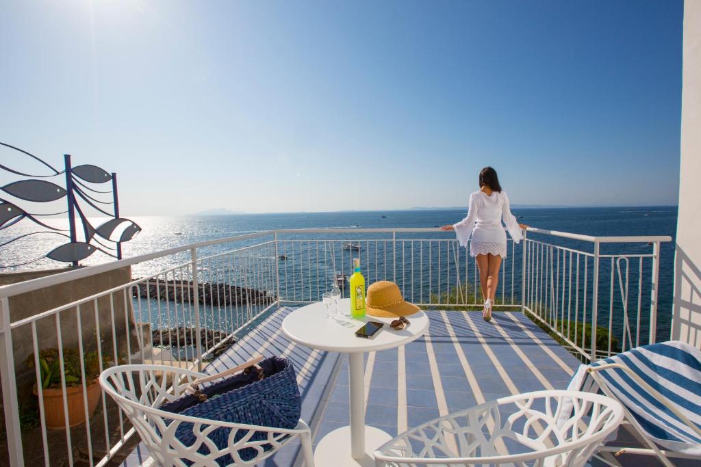 A balcony or terrace at Hotel Piccolo Paradiso