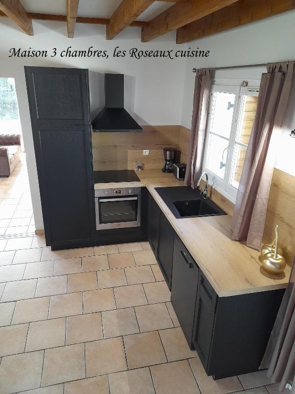 Kuchyň nebo kuchyňský kout v ubytování Domaine de l'Ermitage