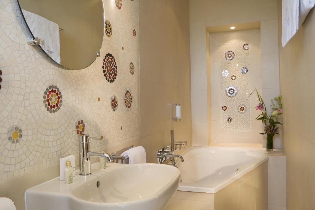 Hôtel Aiglon - Resim 2