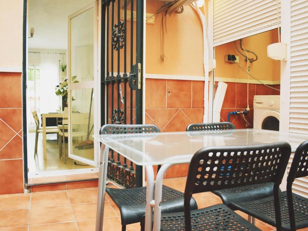 Posezení v ubytování Bea's Home: Cozy apartment on the outskirts of Málaga Centre