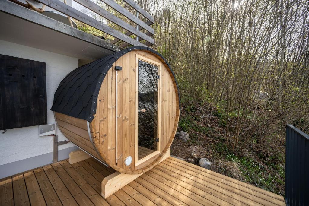 Fotografie z fotogalerie ubytování Bijou Lake Side Sauna - Panorama-Terrasse, Sauna und Seeblick v destinaci Leissigen