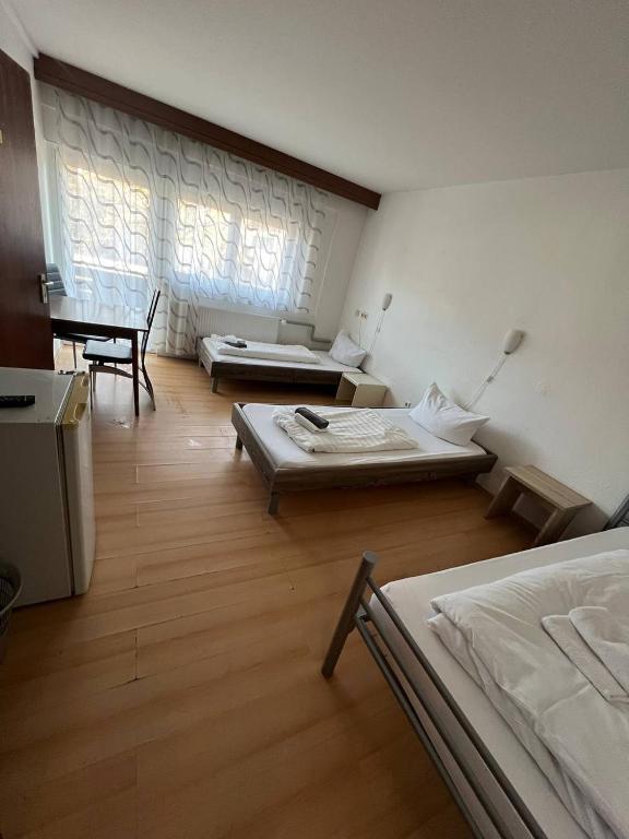 Postel nebo postele na pokoji v ubytování Monteurzimmer - Karlsbad