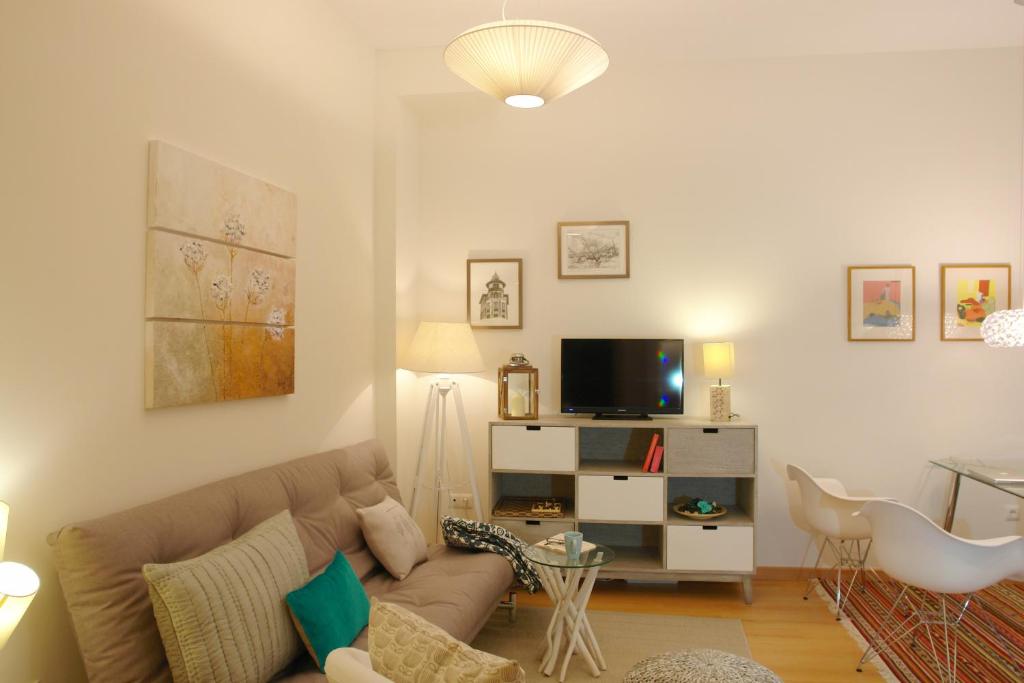 A television and/or entertainment centre at Moderno y Centrico Apartamento 1 dormitorio