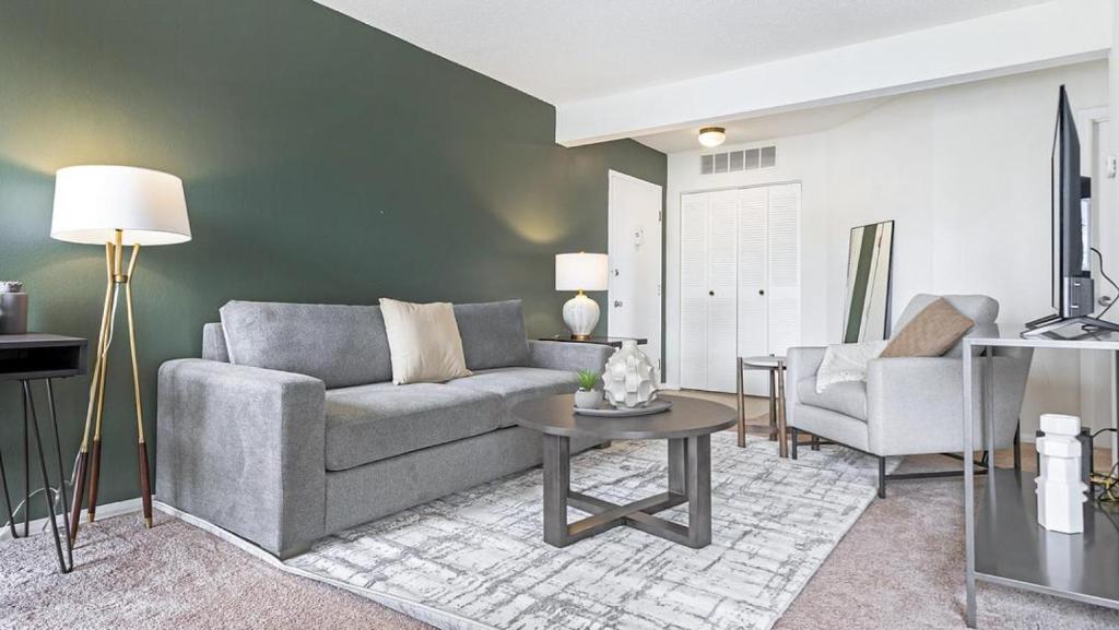 Landing - Modern Apartment with Amazing Amenities (ID9305X02) - Housity