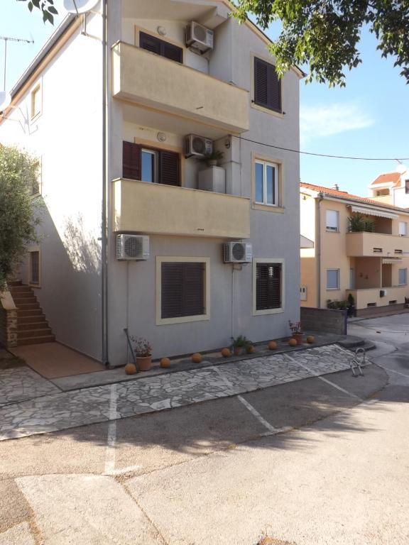 Budynek, w którym mieści się apartament
