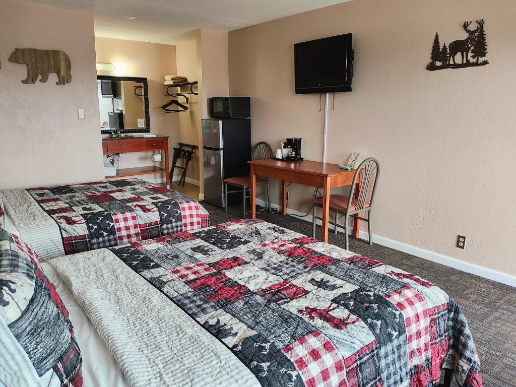 The Lodge at Russell - Russell Inn - Quarto Queen -size Premium Com Duas Camas Queen