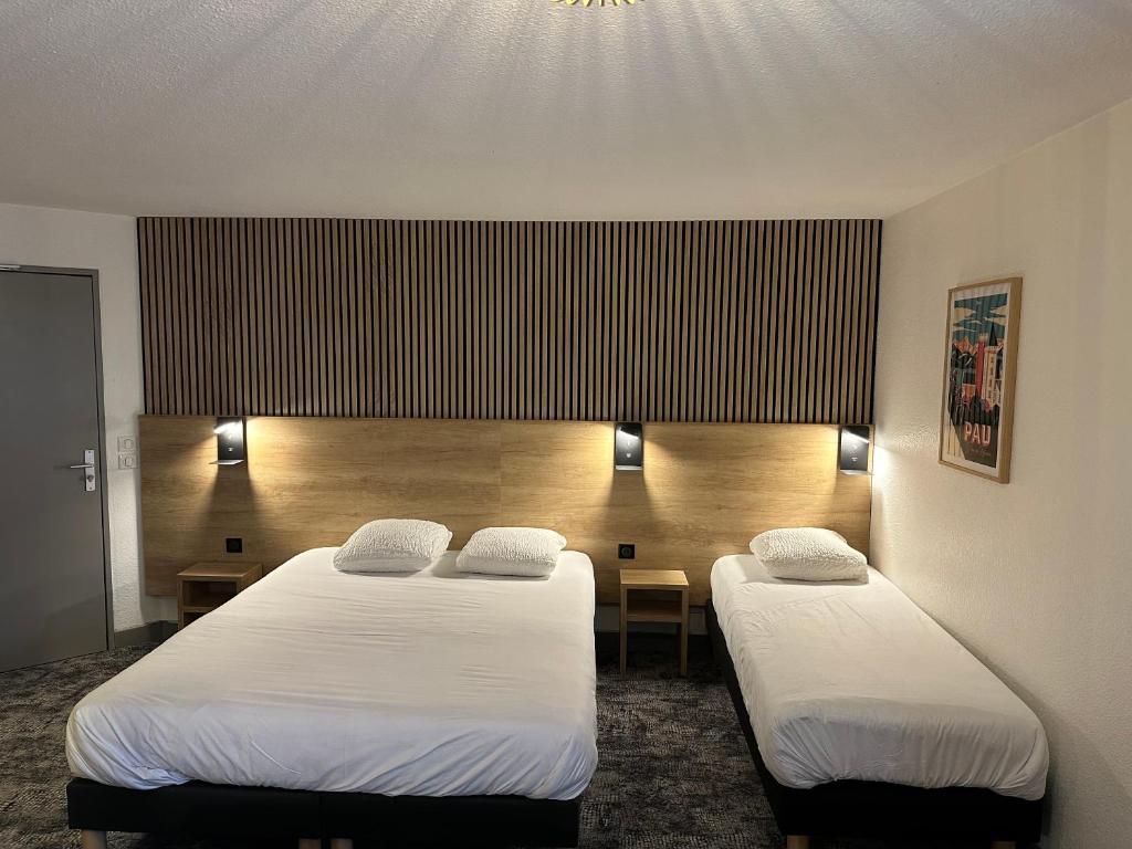 Ostal Pau Universite - Sure Hotel Collection by Best Western - Family Room With One Queen And Two Single Beds