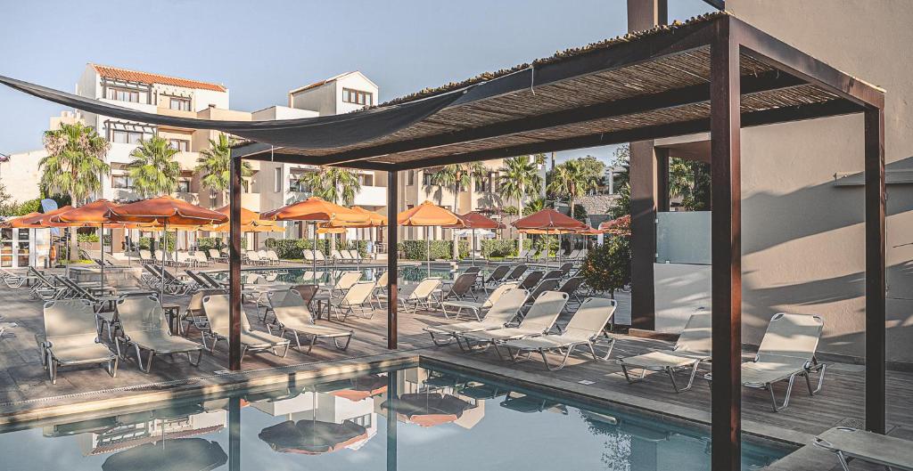 Bazén v ubytování Althea Village - Family Hotel nebo v jeho okolí