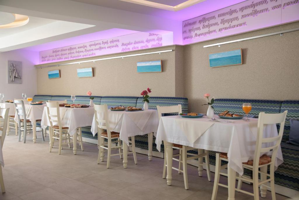 Restaurace v ubytování Iria Beach Art Hotel
