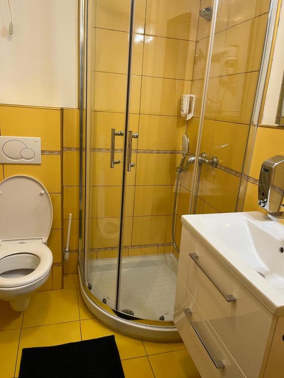 Uma casa de banho em Rooms Barbieri Rovinj
