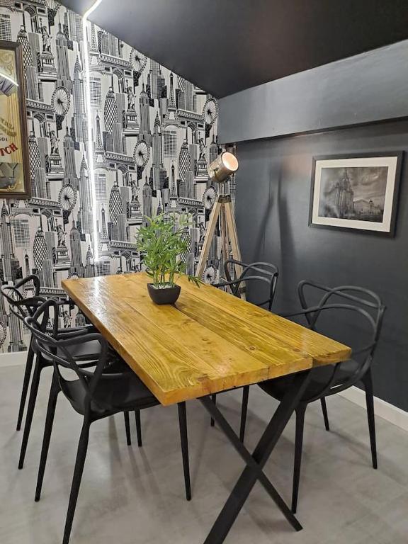 L2 APARTMENT- near CAVERN QUARTER - Two-Bedroom Apartment