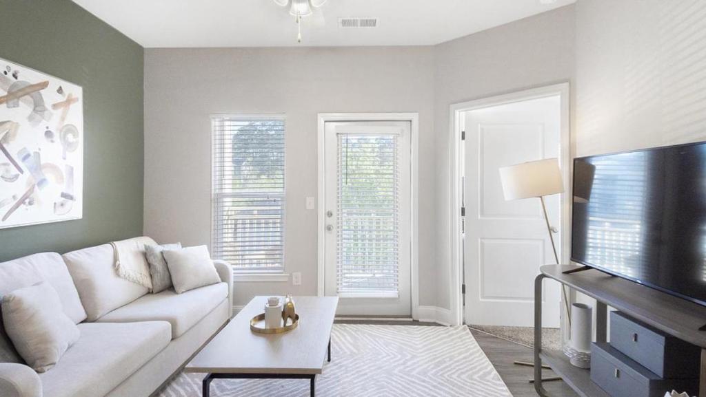 Landing Modern Apartment with Amazing Amenities (ID2000X66), Johns Island Precios