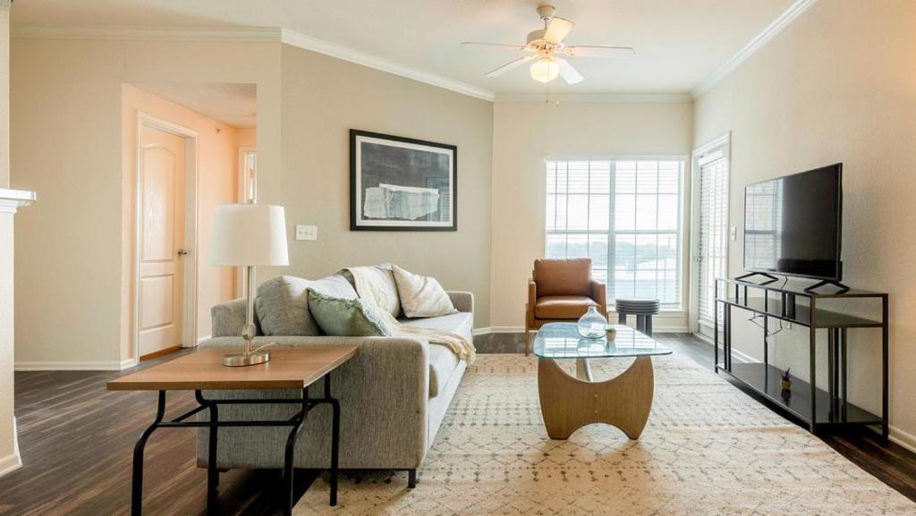 Landing Modern Apartment with Amazing Amenities (ID4901X64), Austin