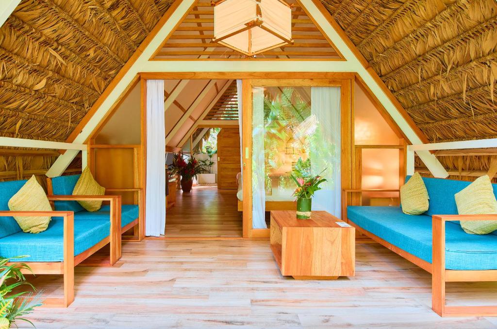 Posezení v ubytování Shawandha Lodge