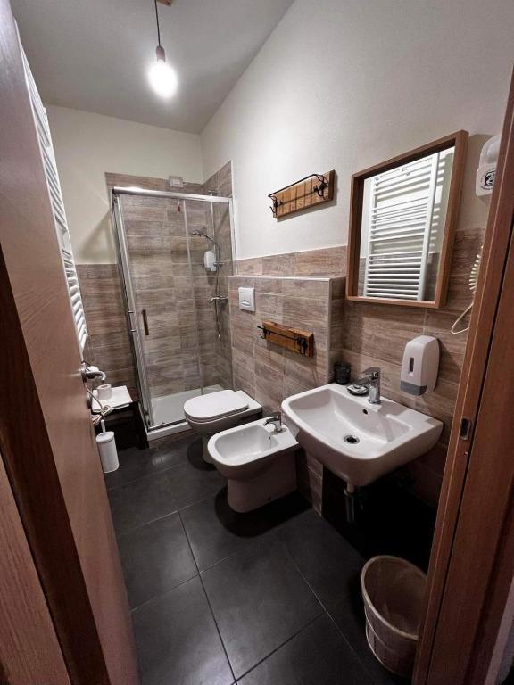 Koupelna v ubytování La Taverna del Metallo Rooms