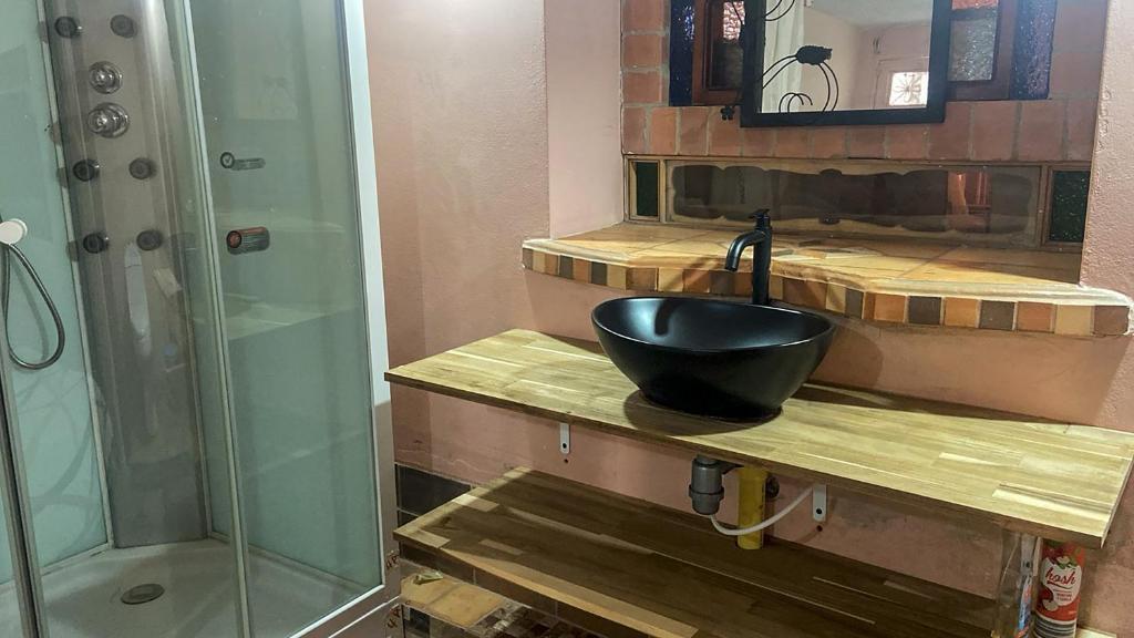 Koupelna v ubytování Alondra Posada Turística, escape con chimenea a una hora de Bogotá