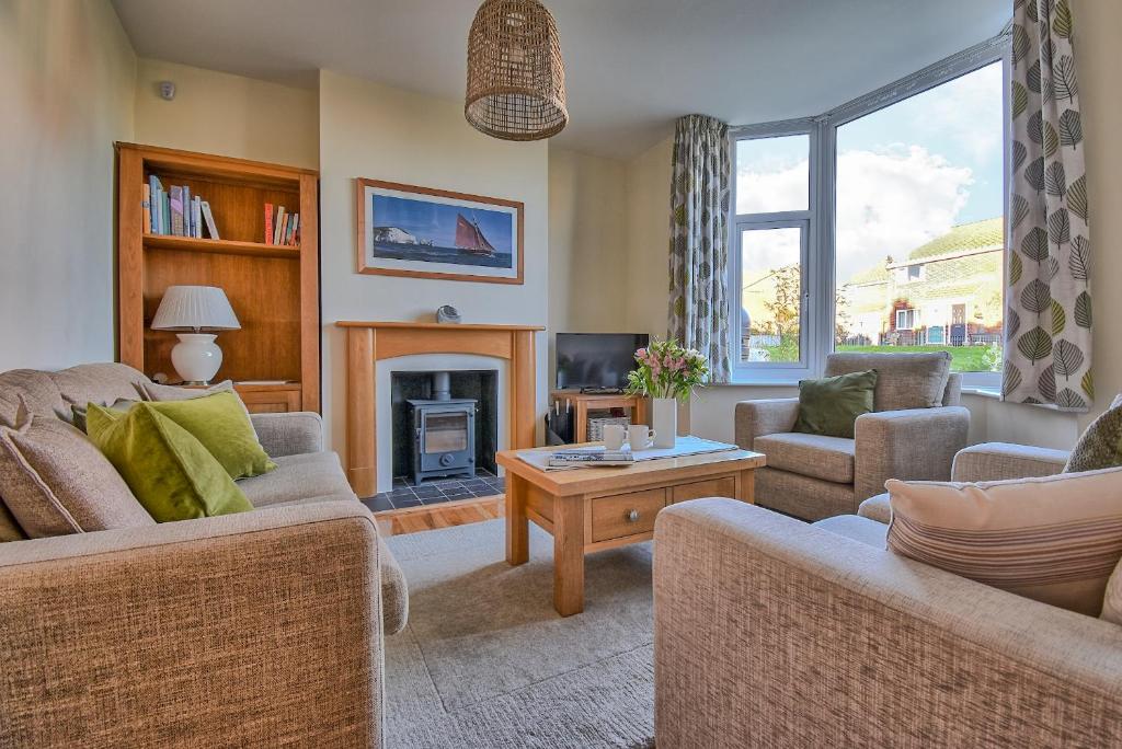 Spindrift views of Chesil beach dog friendly, Weymouth Updated 2024