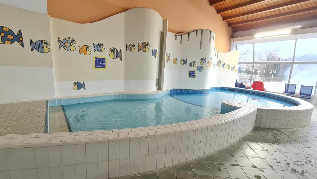 Bazén v ubytování Apartma Pikabooth nebo v jeho okolí