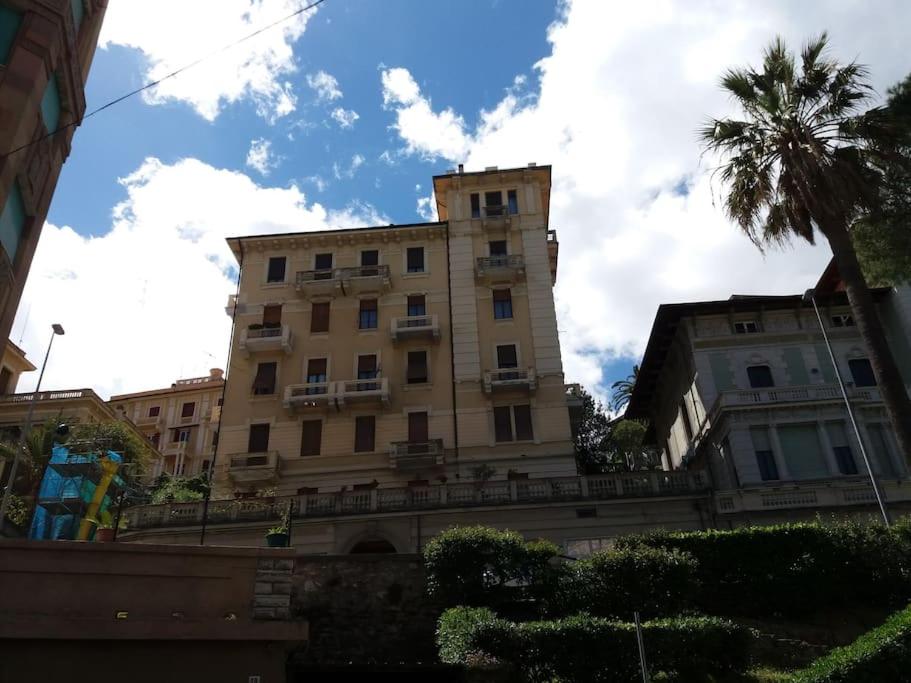 Budynek, w którym mieści się apartament
