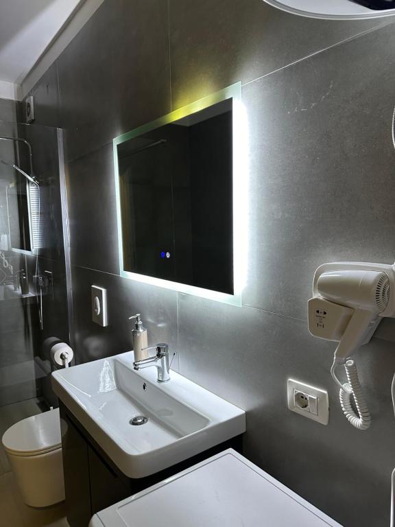 Azurè Apartments Tirana - Imazhi 6