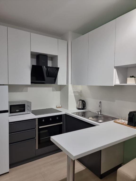 Azurè Apartments Tirana - Imazhi 4
