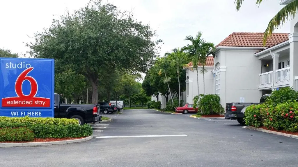 Studio 6-West Palm Beach, FL in Boynton Beach