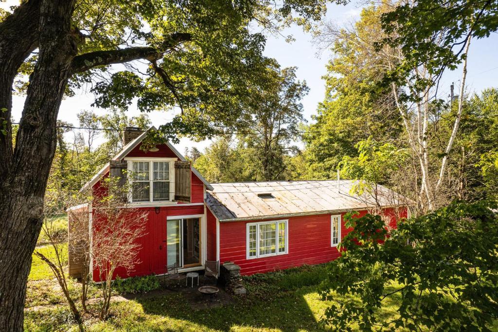 Gallery image of The Accord Estate: Historic Hoop Barn in Accord