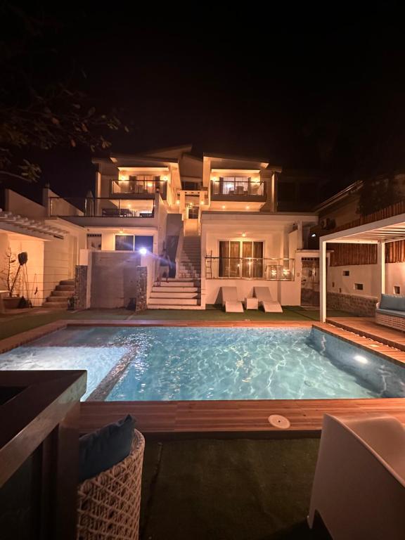 Bazén v ubytování CasaDel Beach House nebo v jeho okolí