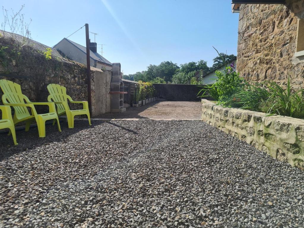 Fotografia z galérie ubytovania Grand Gîte au Berry avec Terrasse, Pétanque et Confort Tout Inclus - Lac d'Eguzon Proche - FR-1-591-355 v destinácii Orsennes