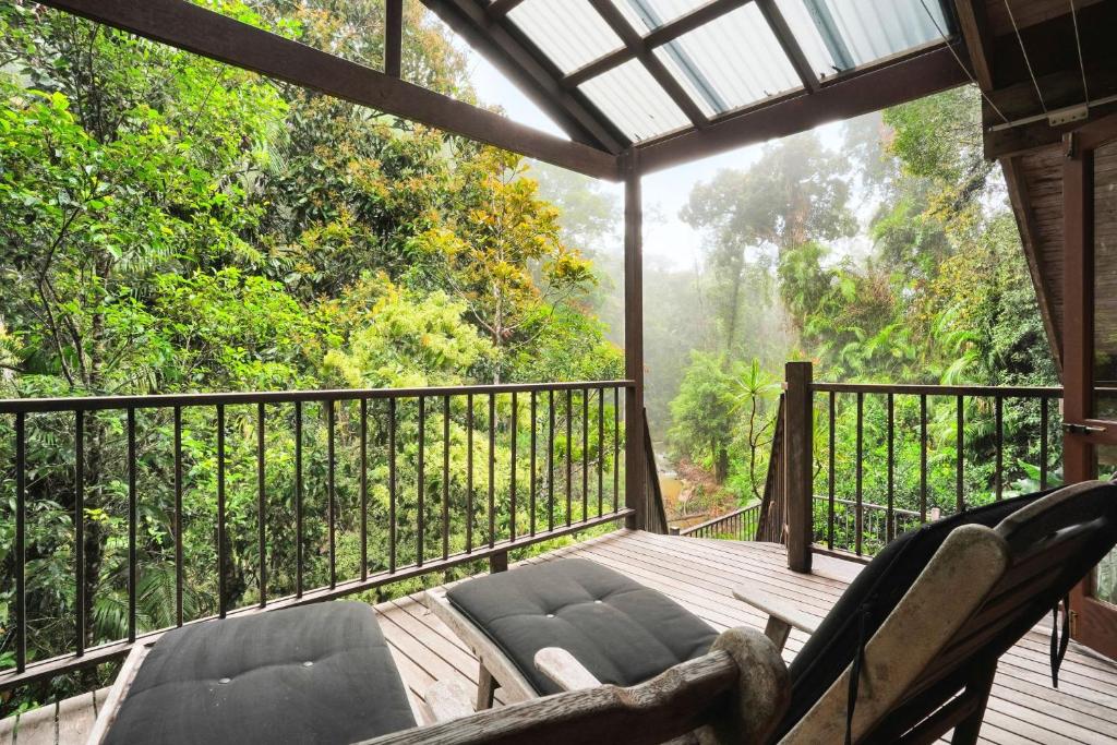 Balkón nebo terasa v ubytování Kuranda Rainforest Chalet