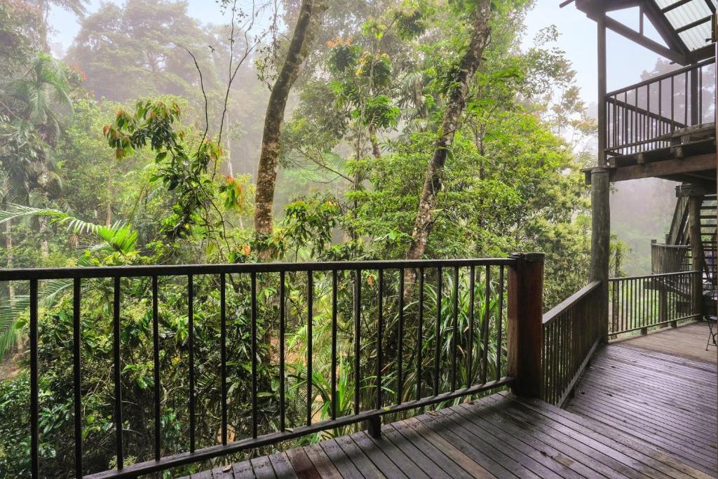 Balkón nebo terasa v ubytování Kuranda Rainforest Chalet